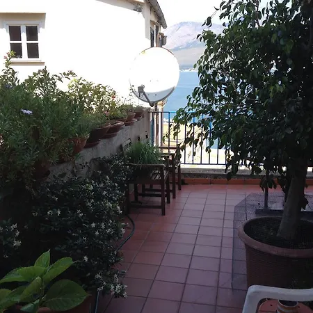 Castello Aragonese Panzió Gaeta