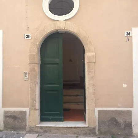 Oda ve Kahvaltı Castello Aragonese *