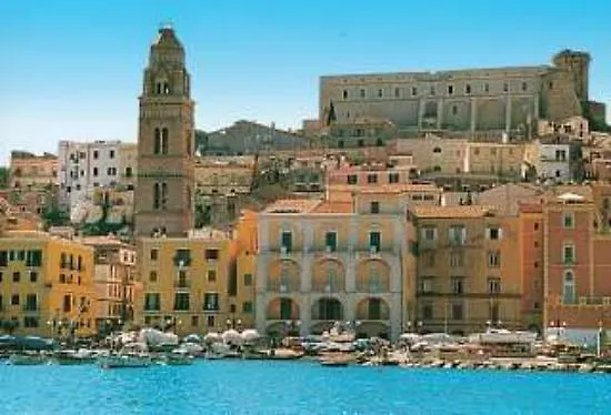 Castello Aragonese Bed and Breakfast *