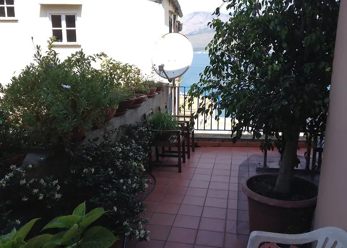 Castello Aragonese Bed and Breakfast Γκαέτα