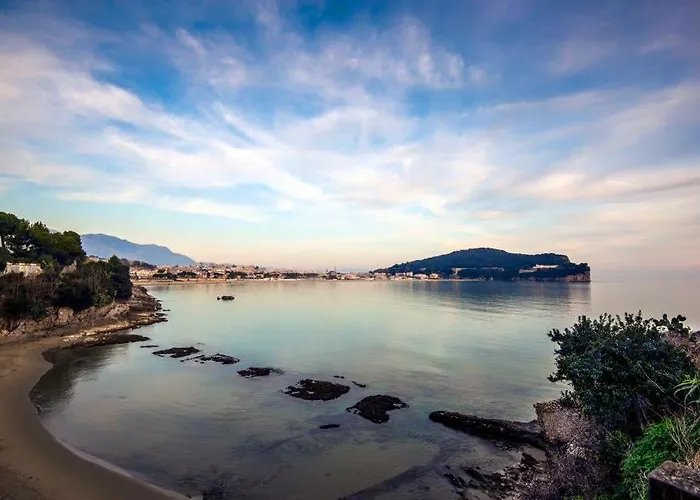 Castello Aragonese Bed and Breakfast